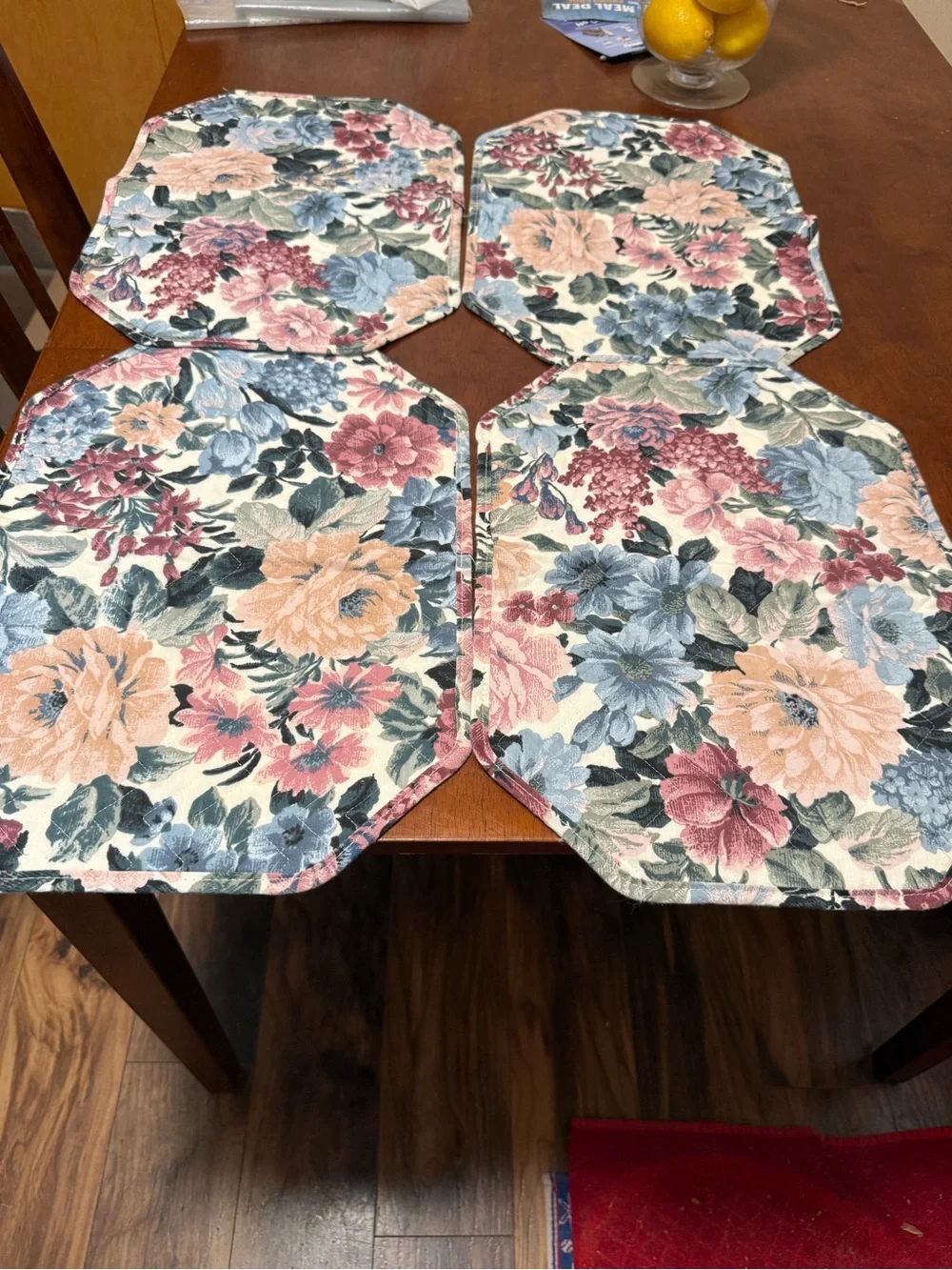 Set of 4 Floral Octagon Placemats with 4 napkins in Pink, Blue & Cream
